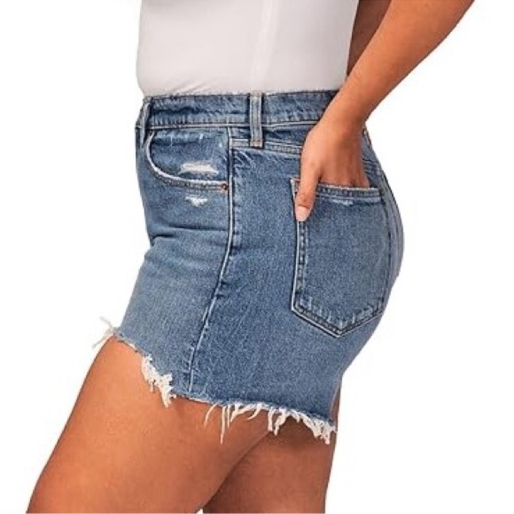 Abercrombie & Fitch Curve Love The 4” Mom Short High Rise - Picture 4 of 8